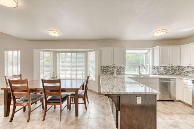 1917 E Serena Avenue, Fresno, CA 93720