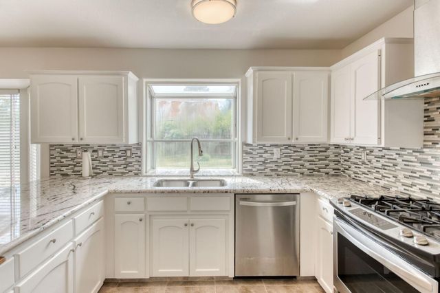 1917 E Serena Avenue, Fresno, CA 93720