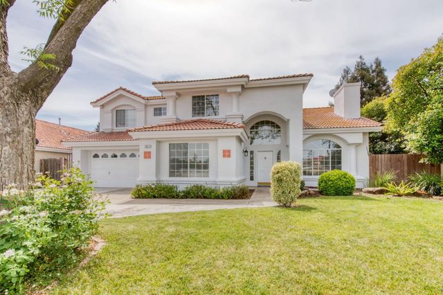 1917 E Serena Avenue, Fresno, CA 93720