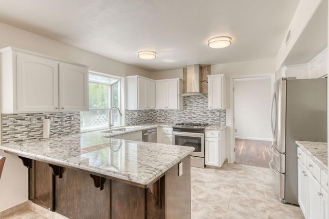 1917 E Serena Avenue, Fresno, CA 93720