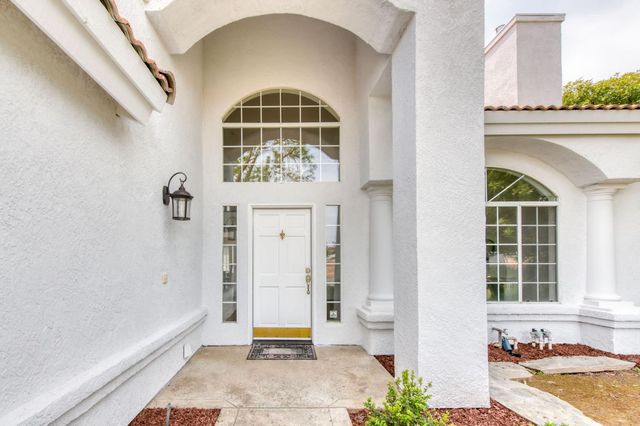 1917 E Serena Avenue, Fresno, CA 93720