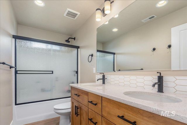 1216 N Kenora Ave., Star, ID 83669