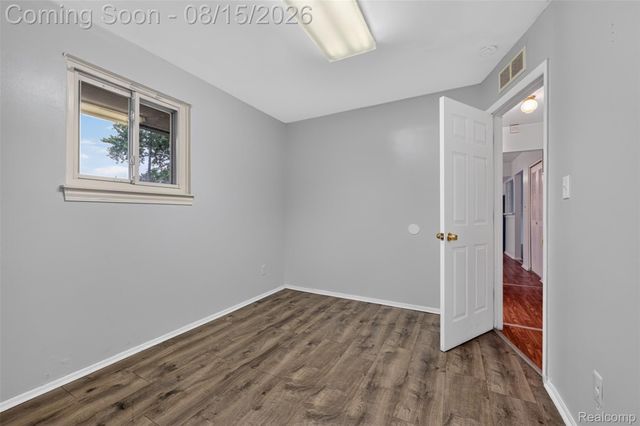 5036 Harrison Street, Wayne, MI 48184