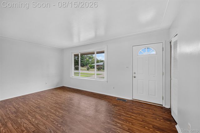 5036 Harrison Street, Wayne, MI 48184