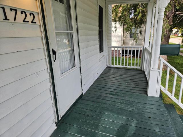 1722 S 9TH Street, Council Bluffs, IA 51501