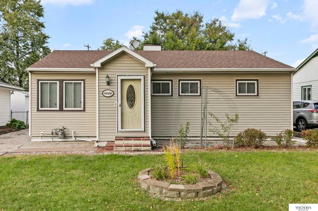 4624 Gladstone Street, Lincoln, NE 68504