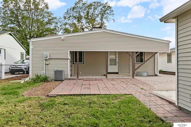 4624 Gladstone Street, Lincoln, NE 68504