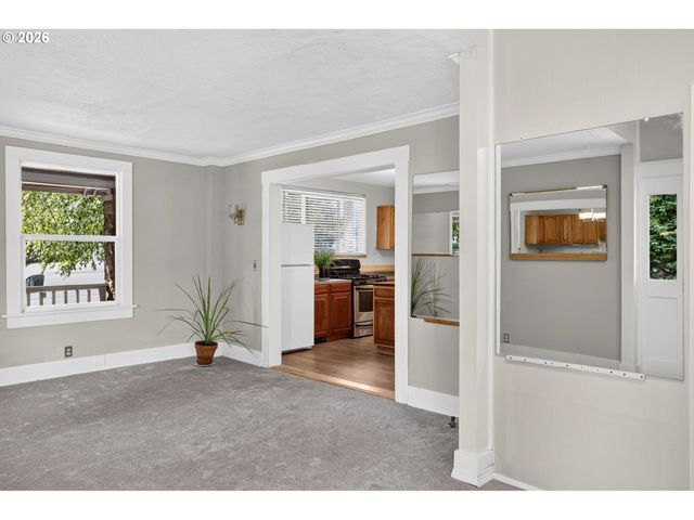 3929 Se 70TH Ave, Portland, OR 97206
