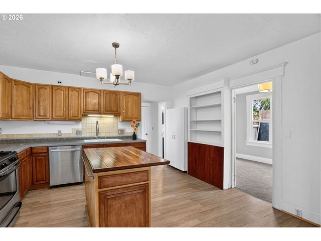 3929 Se 70TH Ave, Portland, OR 97206