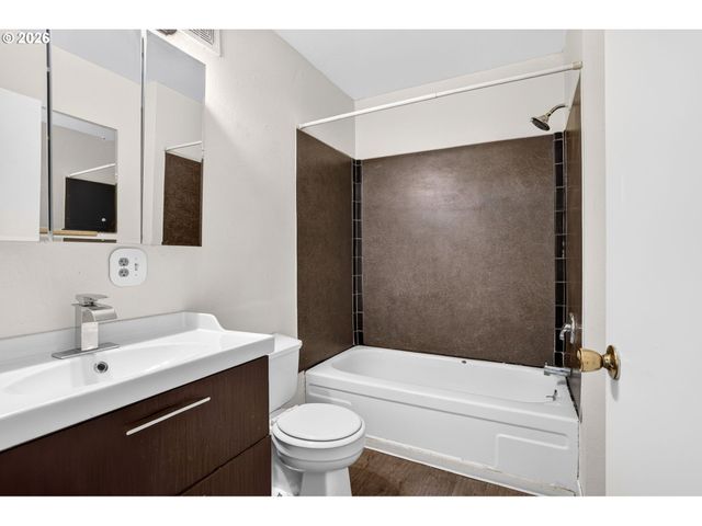 3929 Se 70TH Ave, Portland, OR 97206