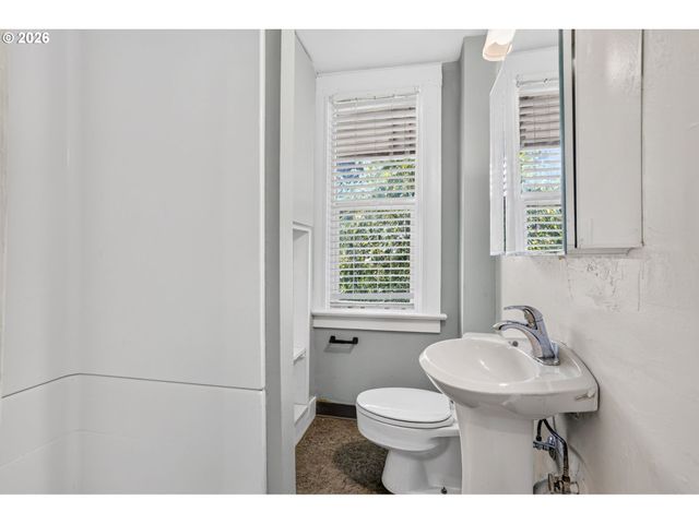 3929 Se 70TH Ave, Portland, OR 97206