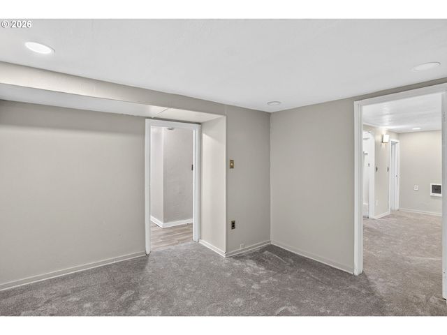 3929 Se 70TH Ave, Portland, OR 97206