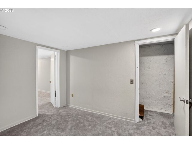 3929 Se 70TH Ave, Portland, OR 97206