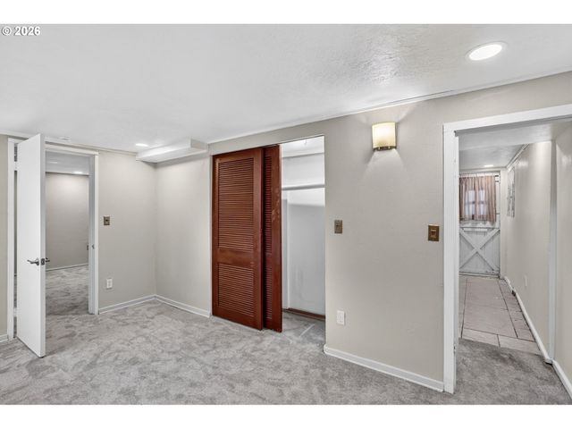 3929 Se 70TH Ave, Portland, OR 97206
