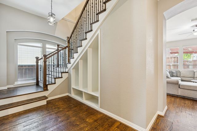 2209 Red Hawk Lane, Euless, TX 76039