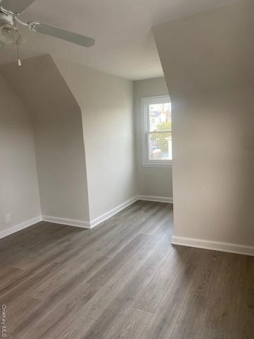 12 Bayview Avenue, Bayville, NY 11709