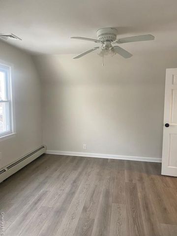 12 Bayview Avenue, Bayville, NY 11709