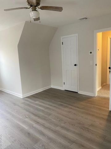 12 Bayview Avenue, Bayville, NY 11709