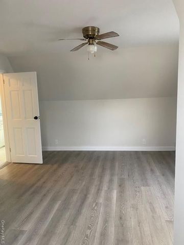 12 Bayview Avenue, Bayville, NY 11709