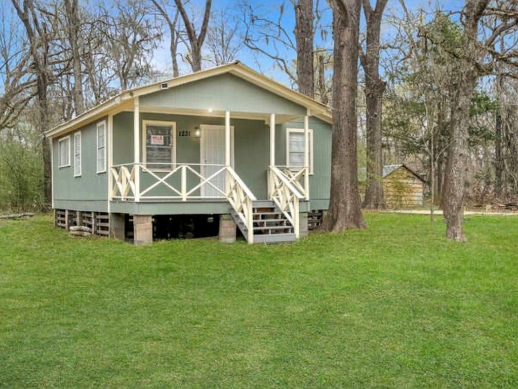 1231 Martinez Street, Coldspring, TX 77331