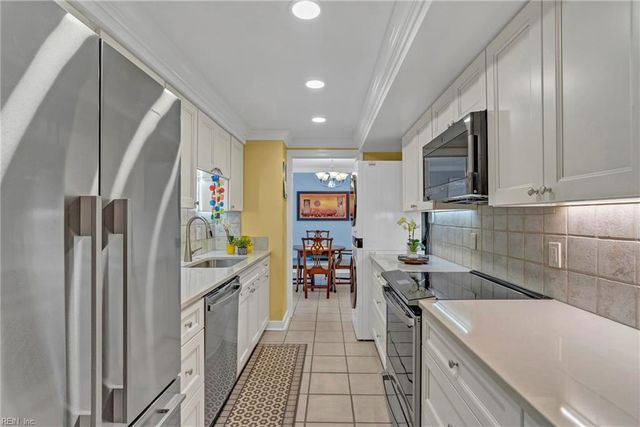 4004 Atlantic Ave Apt 309, Virginia Beach, VA 23451