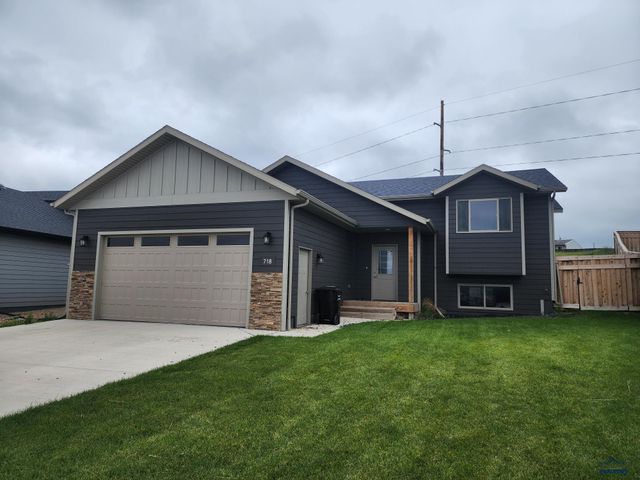 718 BRAELYNN LN, Rapid City, SD 57701