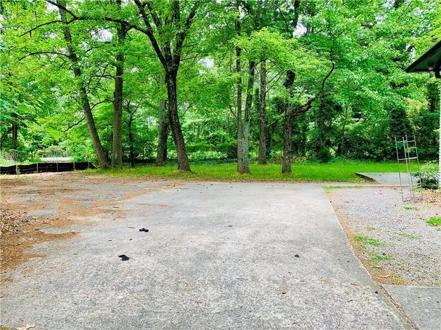 1402 Shadowbrook Drive, Marietta, GA 30062