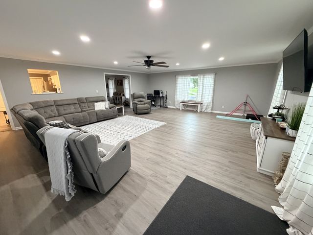78 Patterson Cir, Mc Ewen, TN 37101