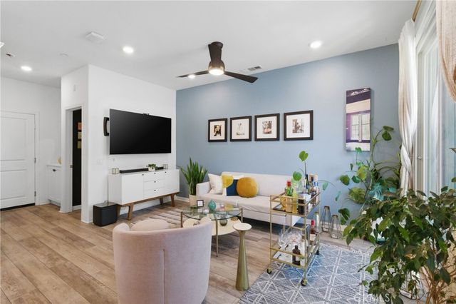 22864 Acoustic, Saugus, CA 91350