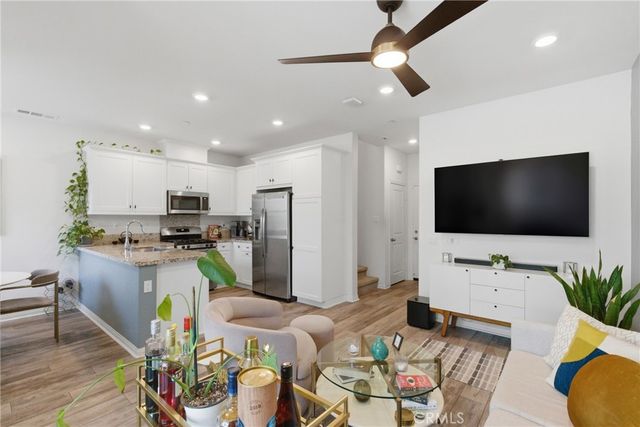 22864 Acoustic, Saugus, CA 91350
