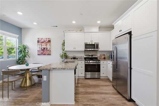 22864 Acoustic, Saugus, CA 91350