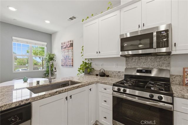 22864 Acoustic, Saugus, CA 91350