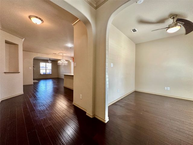 5205 Glen Meadow Drive, Arlington, TX 76001