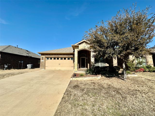 5205 Glen Meadow Drive, Arlington, TX 76001