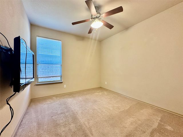 5205 Glen Meadow Drive, Arlington, TX 76001