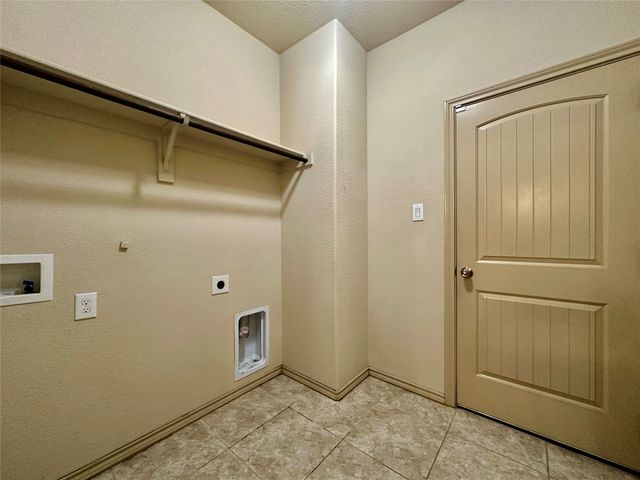 5205 Glen Meadow Drive, Arlington, TX 76001