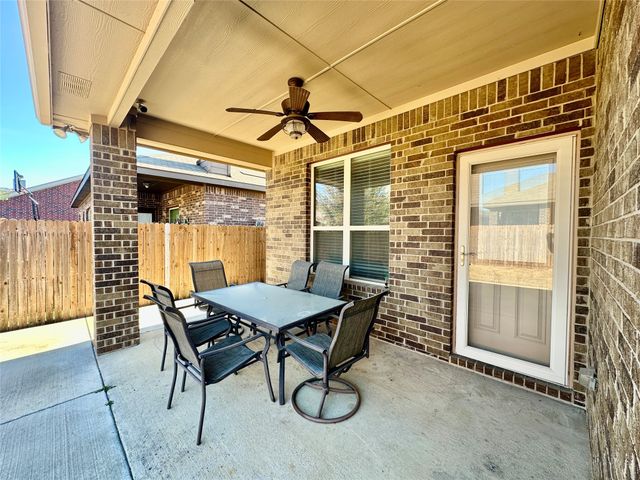 5205 Glen Meadow Drive, Arlington, TX 76001