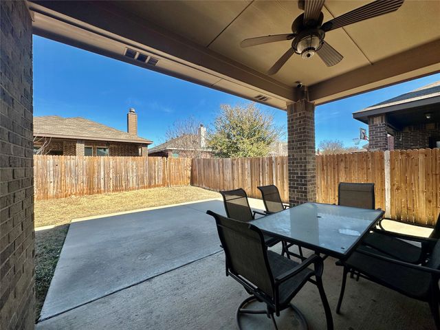 5205 Glen Meadow Drive, Arlington, TX 76001