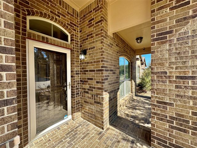 5205 Glen Meadow Drive, Arlington, TX 76001