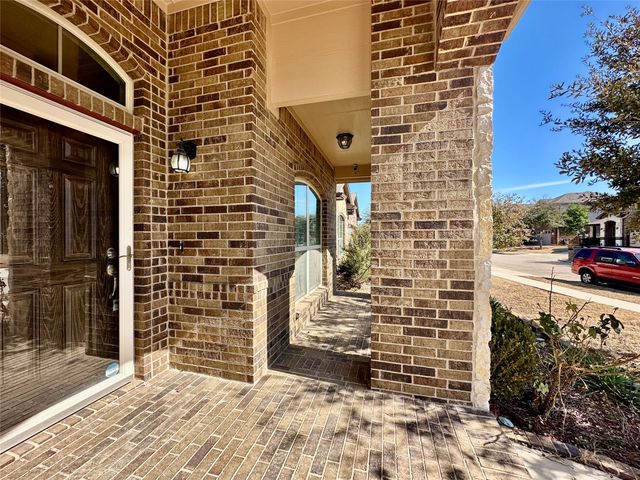 5205 Glen Meadow Drive, Arlington, TX 76001