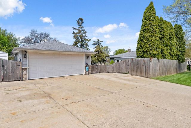 3101 E Hammond AVENUE, Cudahy, WI 53110