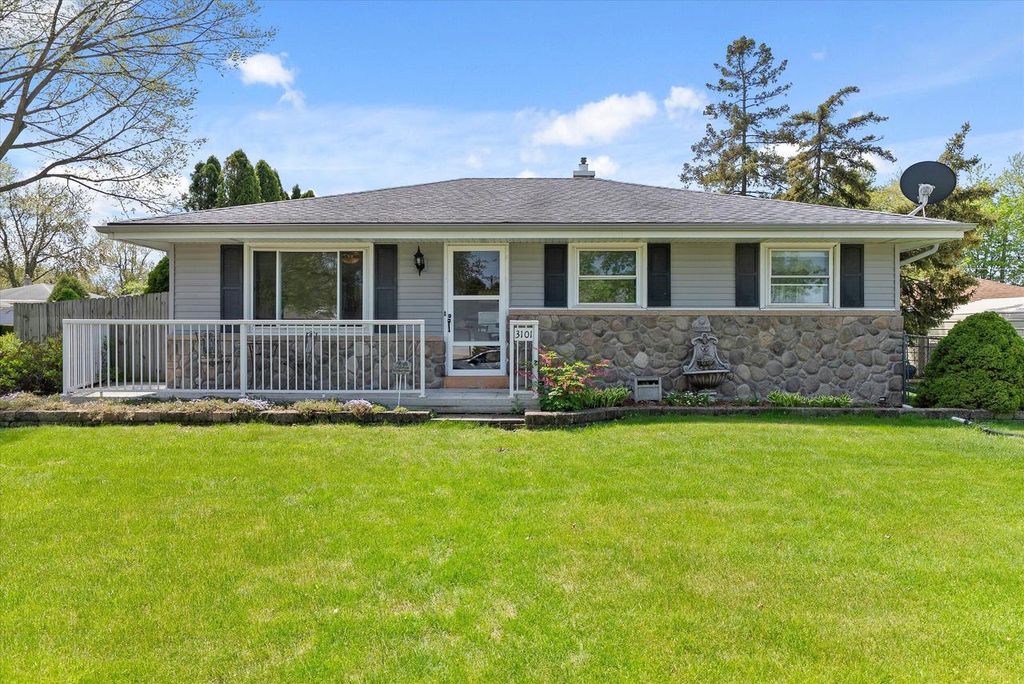 3101 E Hammond AVENUE, Cudahy, WI 53110