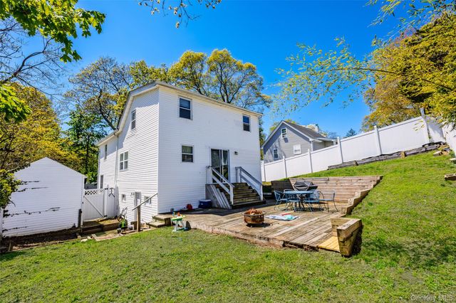 27 Garden Road, Sound Beach, NY 11789
