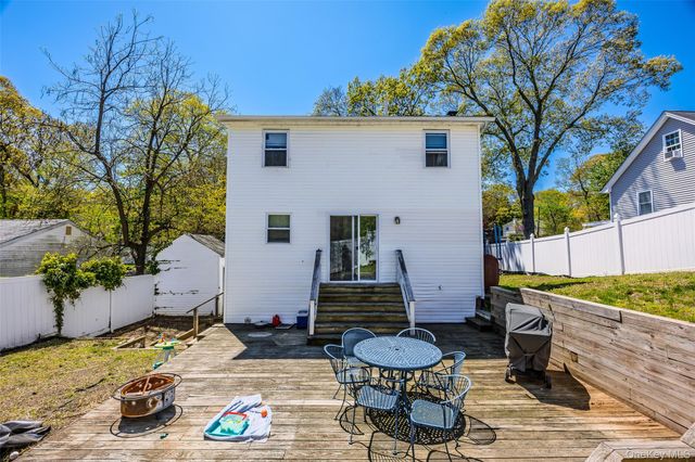 27 Garden Road, Sound Beach, NY 11789