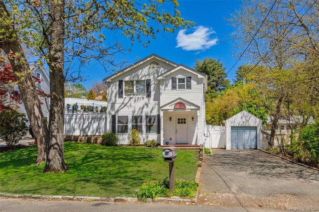 27 Garden Road, Sound Beach, NY 11789