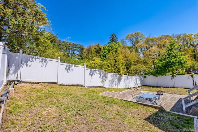 27 Garden Road, Sound Beach, NY 11789