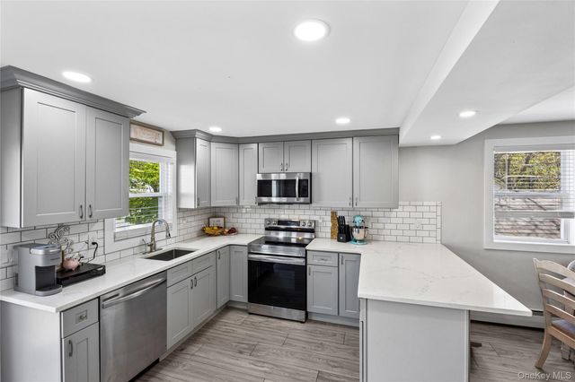 27 Garden Road, Sound Beach, NY 11789