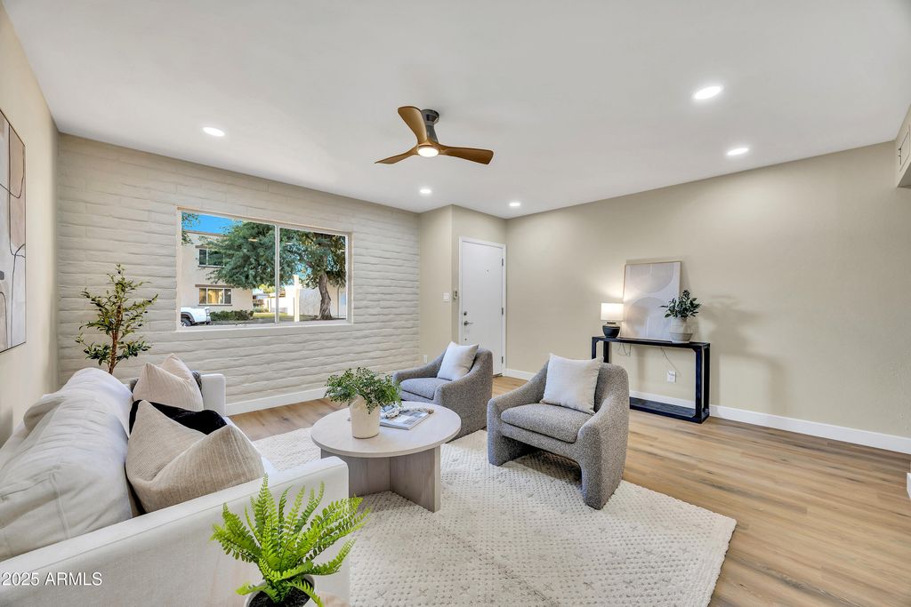 2128 E DUNBAR Drive, Tempe, AZ 85282