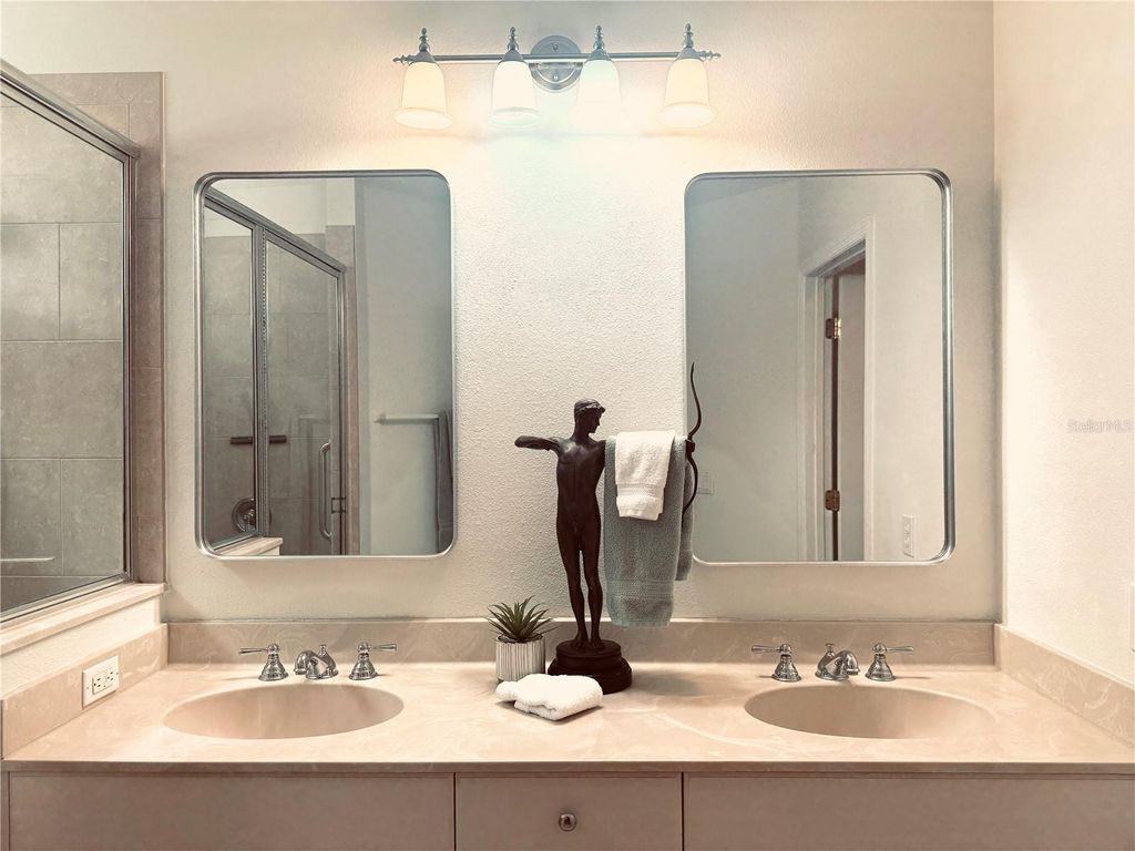 Image 23 of property listing at 5647 KEY LARGO COURT C-07, Bradenton, FL 34203