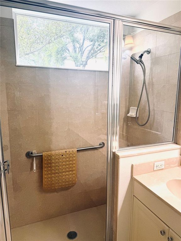 Image 24 of property listing at 5647 KEY LARGO COURT C-07, Bradenton, FL 34203